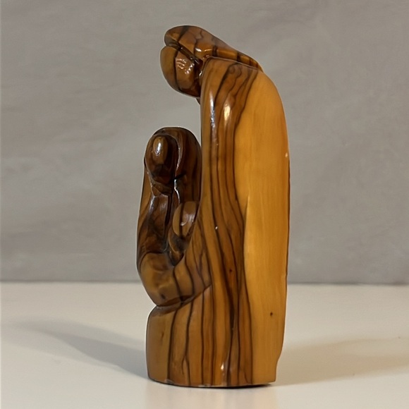 Small Olive Wood Sculpture of the Holy Family - Picture 3 of 10